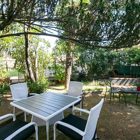 Harlekin - One Bedroom With Terrace A Διαμέρισμα